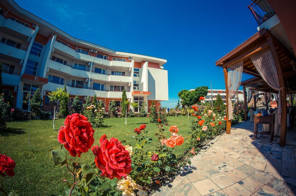 Privillege Fort Noks Beach Apartments Elenite Exterior photo